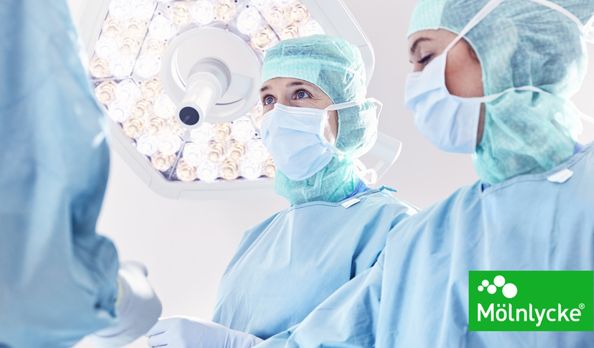 Chirurg met chirurgisch operatiemasker