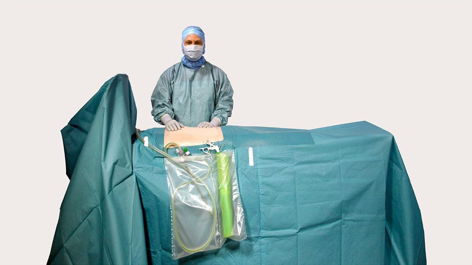 chirurg gebruikt BARRIER laparoscopische afdeklakens