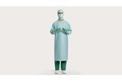 arts die een BARRIER operatiejas Fluid Protection Plus draagt